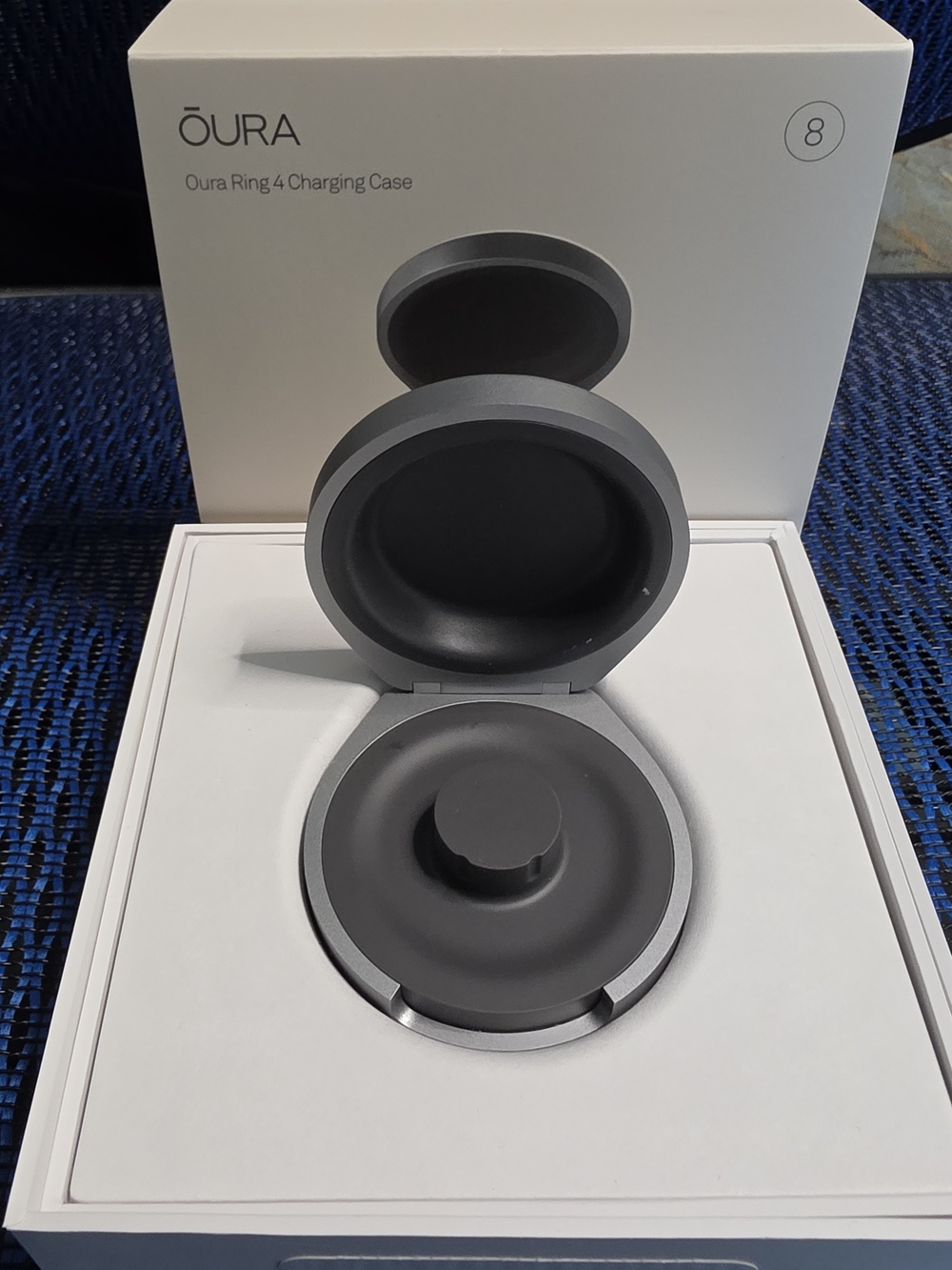 Oura Ring 4 Charging Case - Gray Charcoal